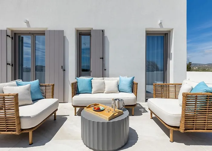 Gorgeous With Sea View Molos (Paros)